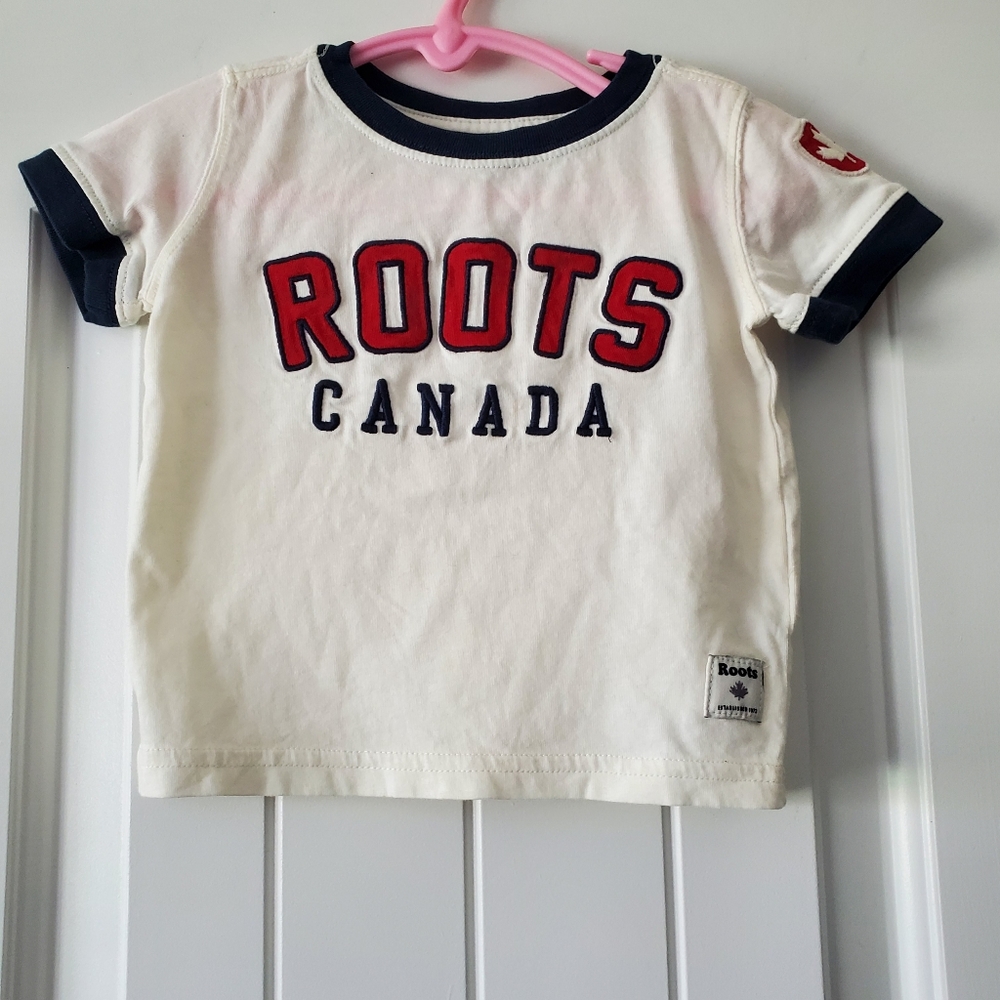 Baby Roots Canada tee size 3-6 months